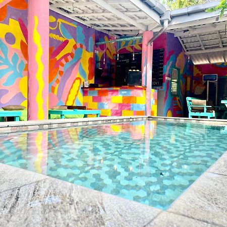 Cycling Backpacker Hostel & Cafe Унаватуна Экстерьер фото