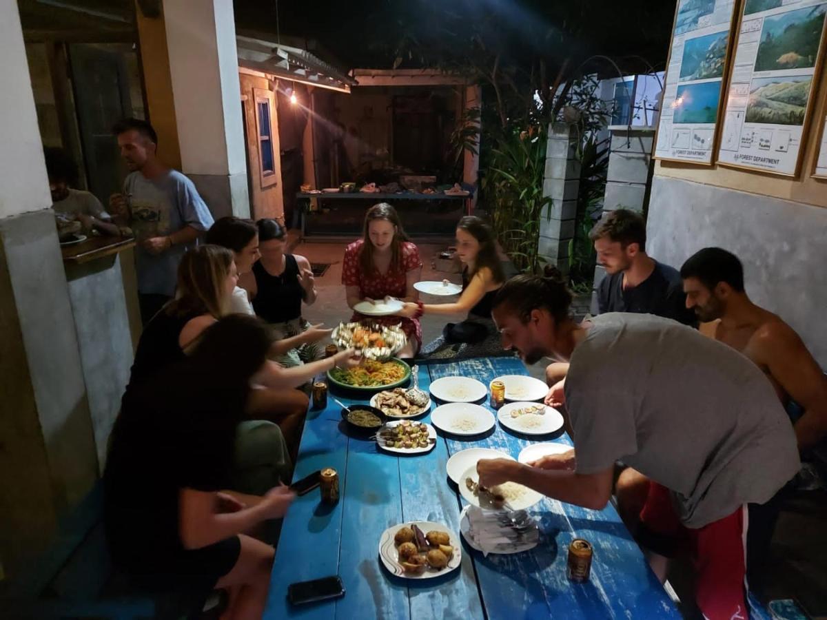 Cycling Backpacker Hostel & Cafe Унаватуна Экстерьер фото