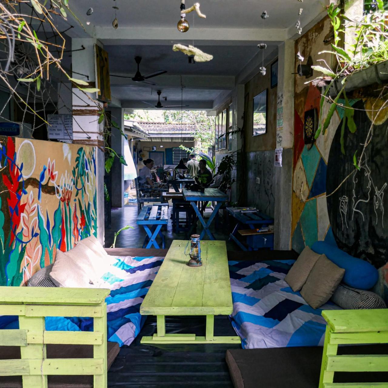 Cycling Backpacker Hostel & Cafe Унаватуна Экстерьер фото